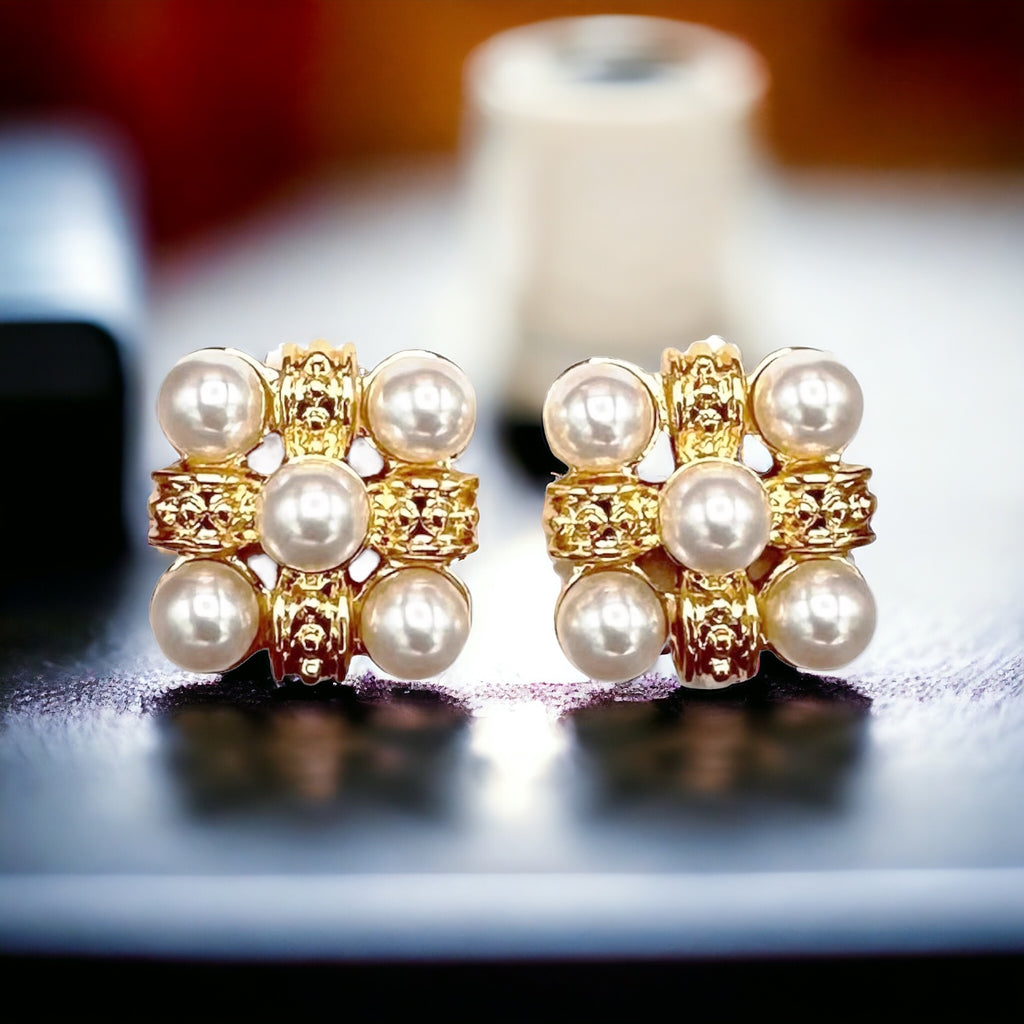 Quadrant Five Pearl Stud Earrings Earrings Ecuyeres Gold  