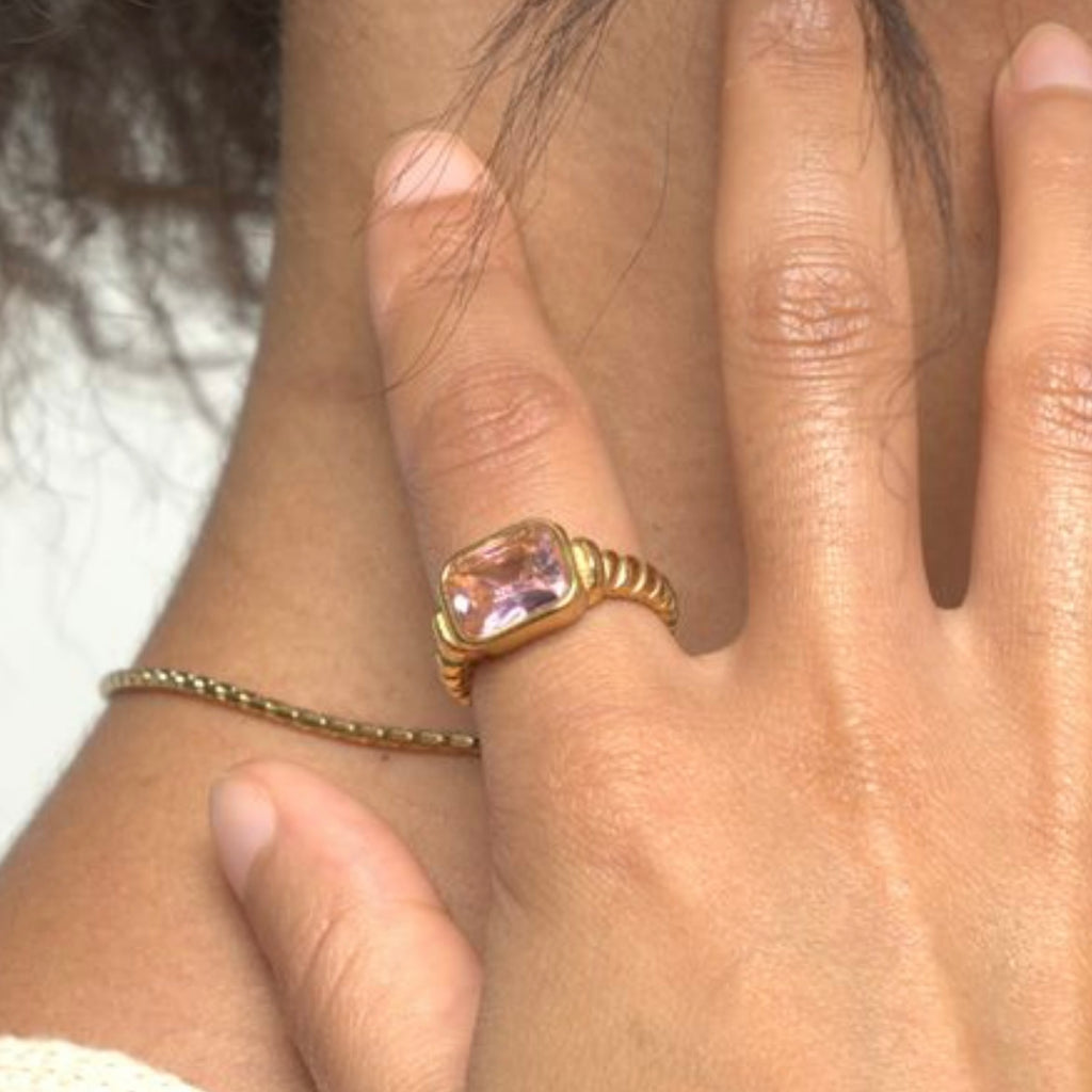 Pink Single Stone Gold Ring Ring Ecuyeres   