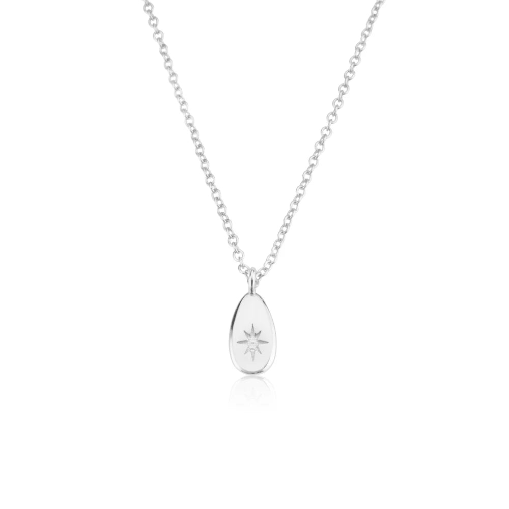 Dainty Oval Star Pendant Necklace Ecuyeres Silver  