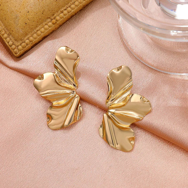 Gold Leaf Petal Earrings Earrings Ecuyeres Gold  