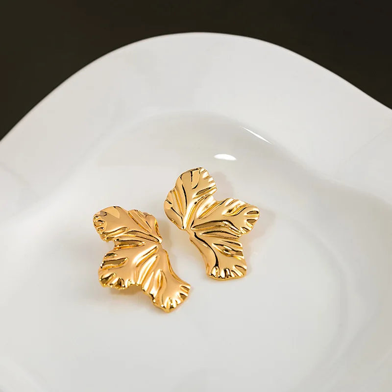 Gold Leaf Petal Earrings Earrings Ecuyeres   