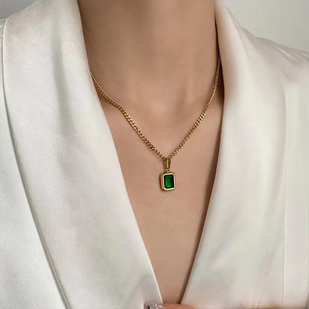 Square Green Pendant Necklace Ecuyeres   