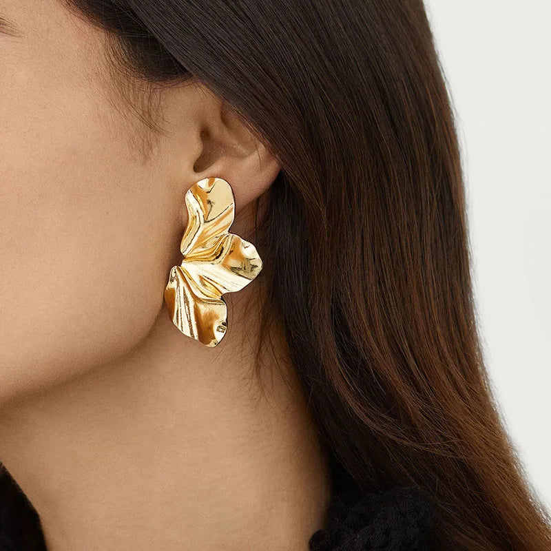 Gold Leaf Petal Earrings Earrings Ecuyeres   